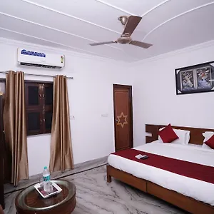 Lecston @yashobhoomi Dwarka Sector - 25 Metro Station Hotel